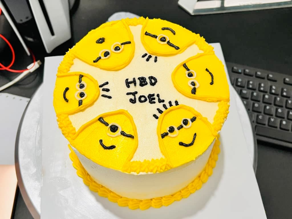 Yellow Minion Cake — image 4