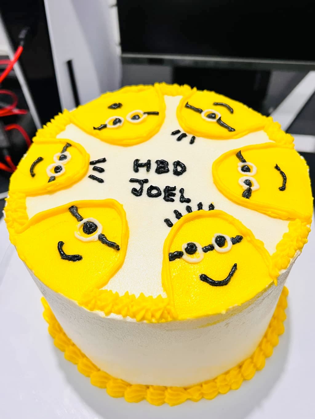 Minion Cake