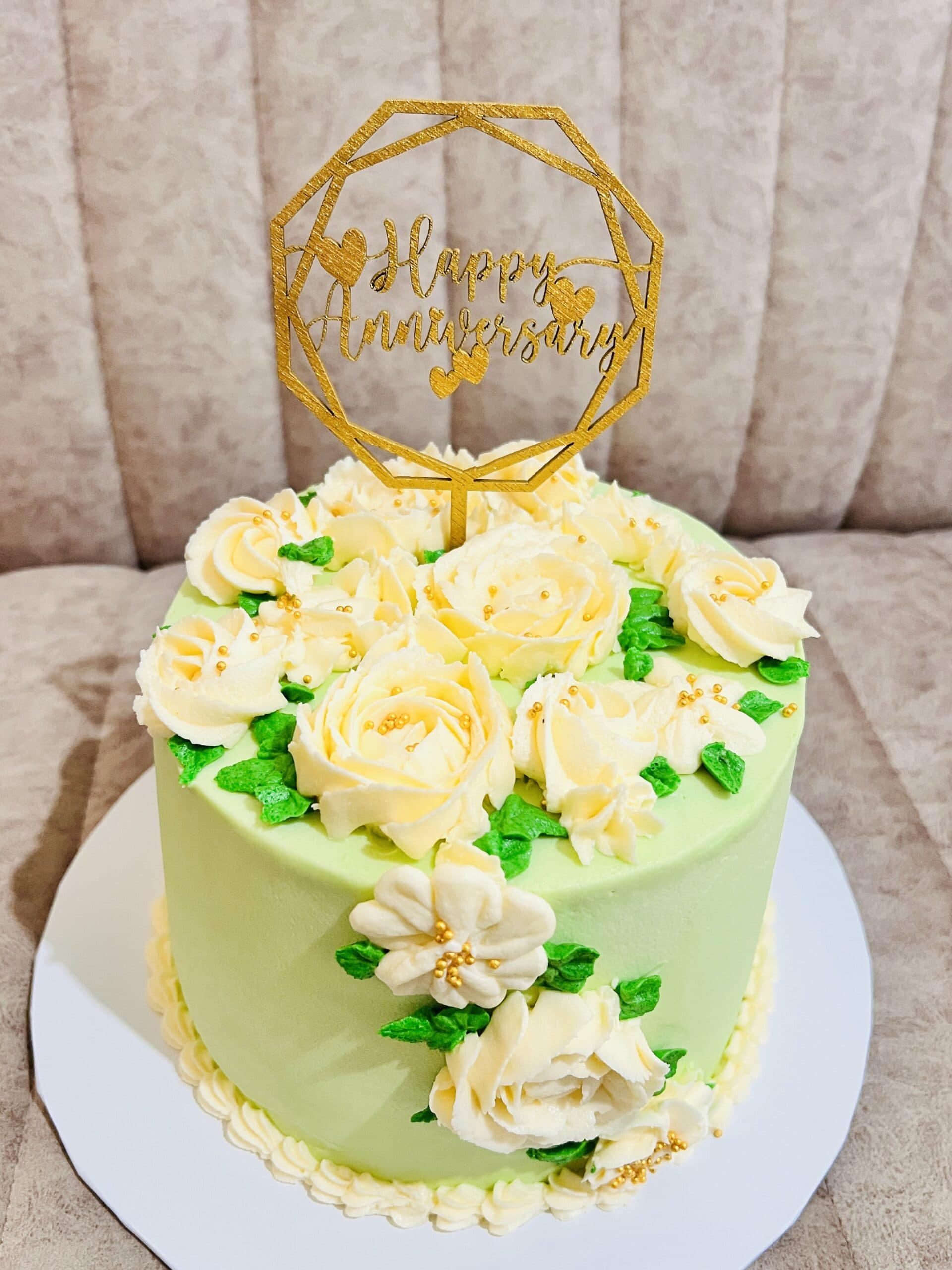 Green and white Anniversary Floral Cake — image 3