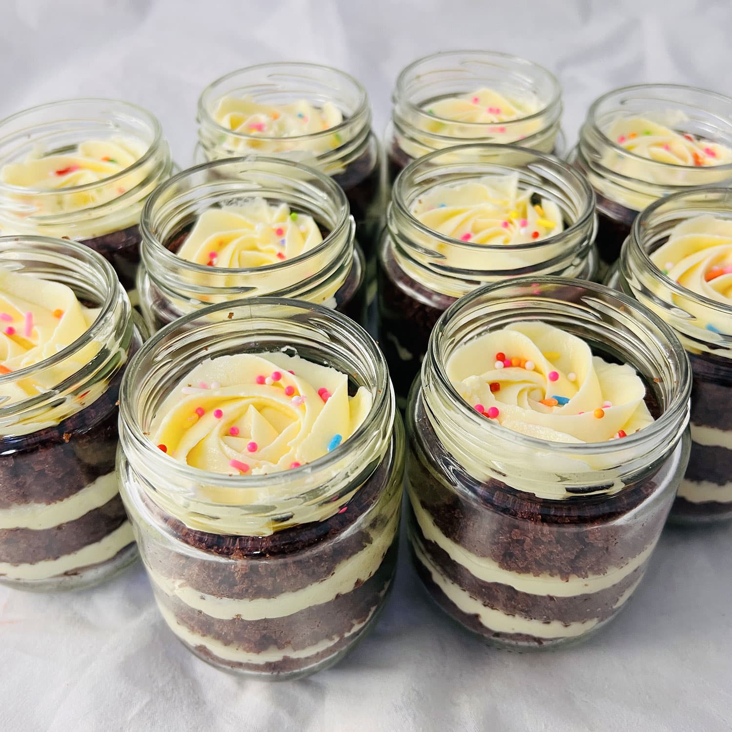 Cream Chocolate Butter Themed Jar Cake — image 5