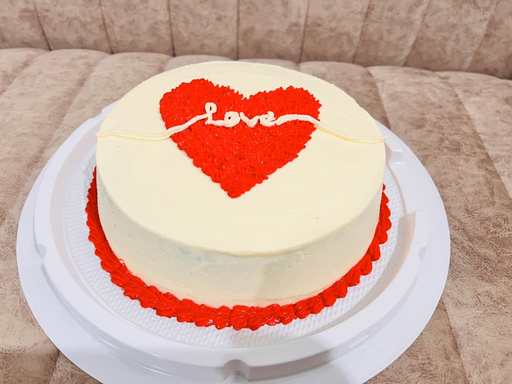 Love Heart Cake — image 4
