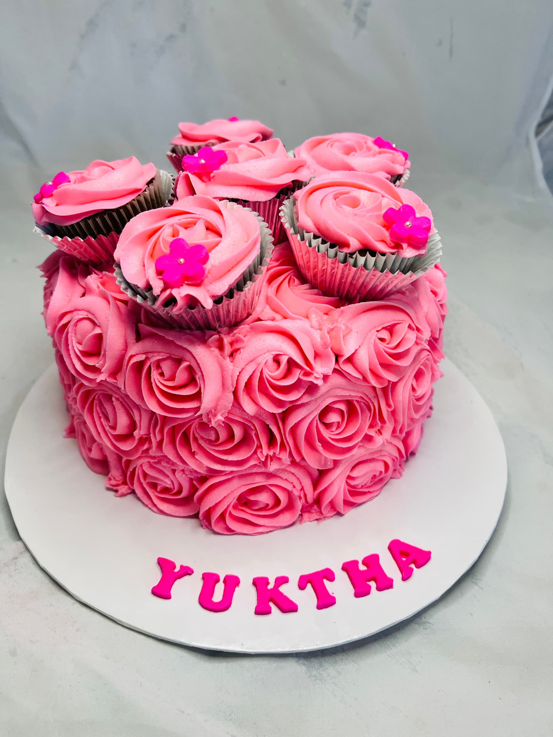Pink Rosette cake — image 3