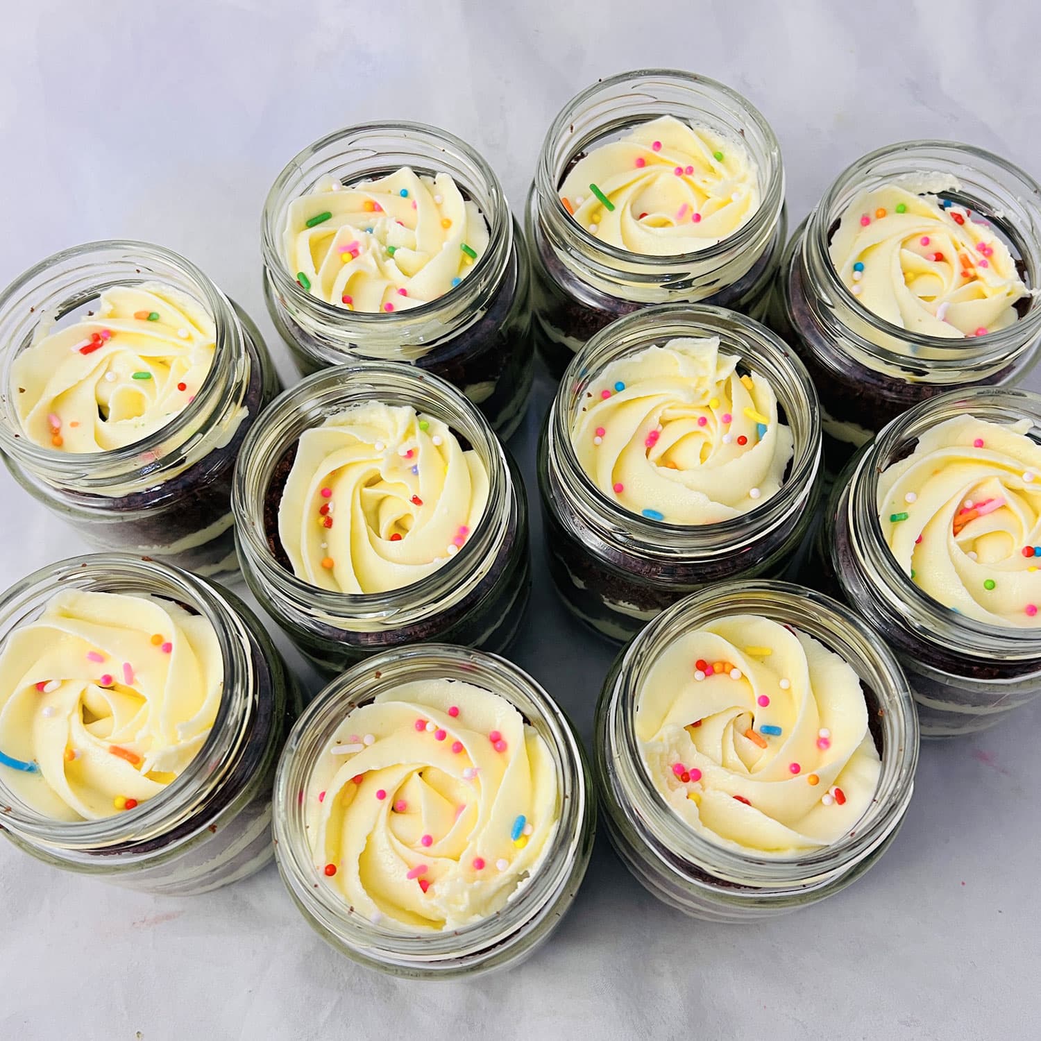 Cream Chocolate Butter Themed Jar Cake — image 4