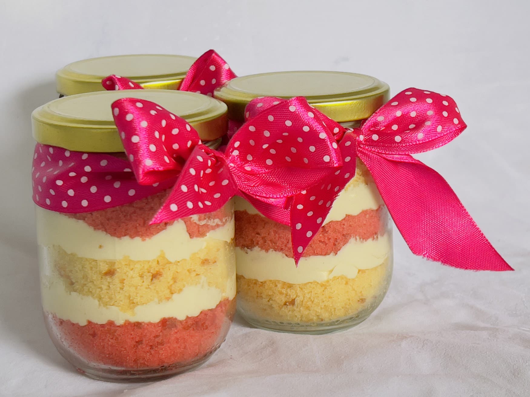Pink themed 200g jar cake — image 3