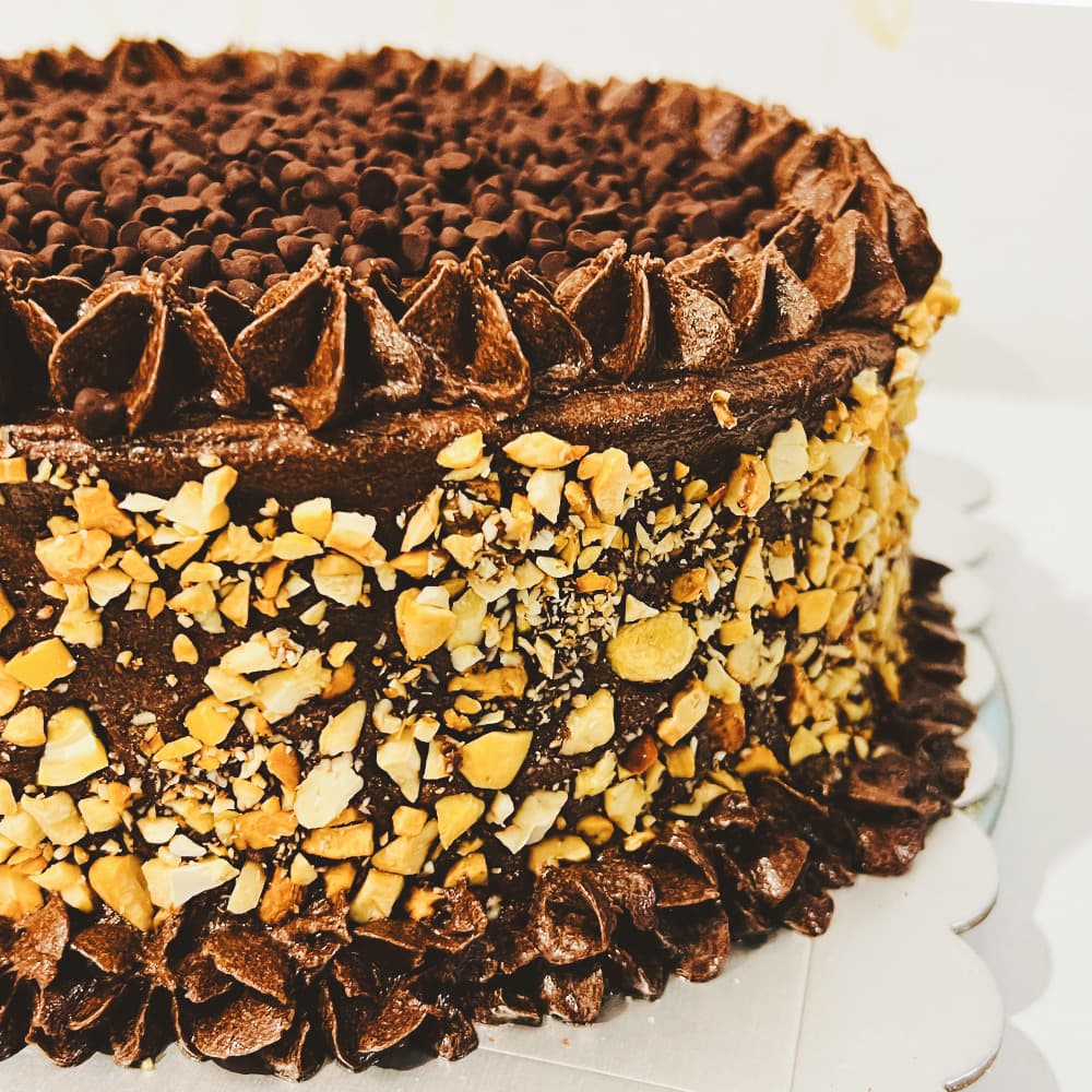 Nut - Topped Cake