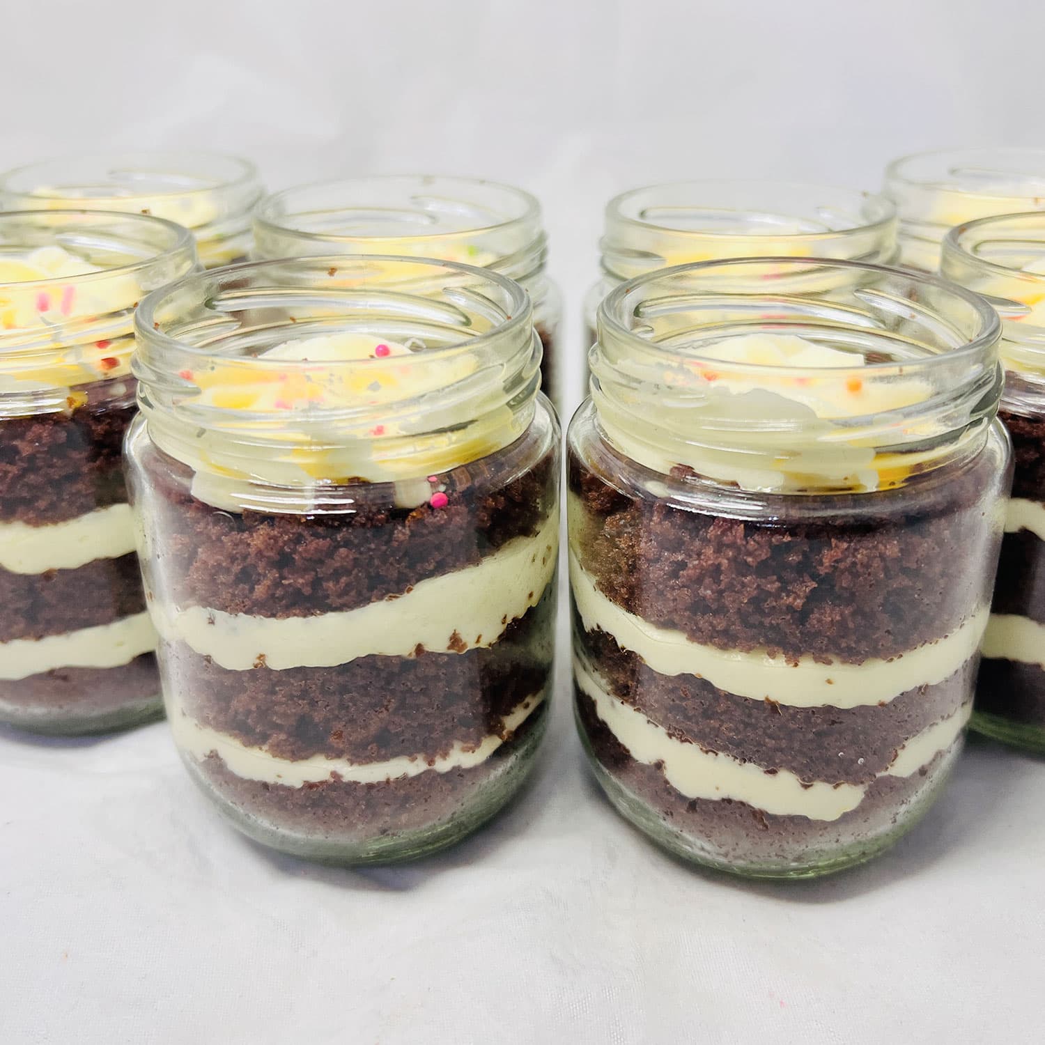 Cream Chocolate Butter Themed Jar Cake — image 3
